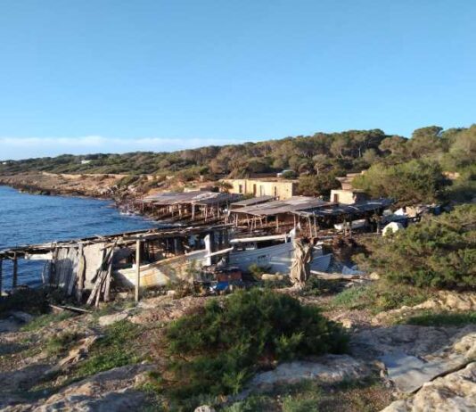 Formentera impulsa un procedimiento para facilitar la conservación de los varaderos protegidos Casetas varadero en el Torrent de s'Alga