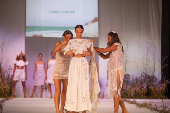 Coser y cantar Moda Formentera 2025 Pasarela 2025