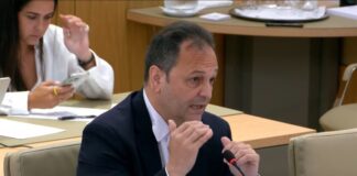 Córdoba defiende que las tasas de AENA no agraven la triple insularidad de Formentera El diputado Llorenç Córdoba en su intervención hoy en el Parlament balear