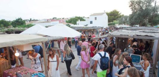 La Fira de la Mola, medalla de oro del Consell por su labor como referente cultural, turístico y patrimonial Fira de la Mola