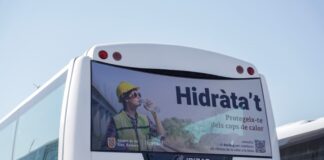 El Consell de Formentera se suma a la campaña “El calor puede ser mortal, la prevención es vital” para prevenir riesgos frente a las altas temperaturas Buses de línea con mensajes para prevenir los efectos del calor