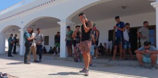 El Govern distribuye entre los Consells insulars los fondos estatales para mantener la atención de menores migrantes