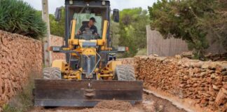 El Consell intensifica las tareas de limpieza y reparación de caminos, carreteras e instalaciones municipales después de las intensas lluvias