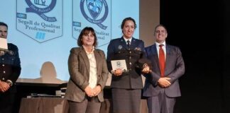 El Govern entrega seis cruces verdes al mérito policial a las policías de Eivissa y Formentera en reconocimiento de su labor