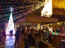 Alegría, luces y música para recibir la Navidad en Formentera