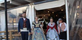 La Falla Valenciana es Pujols celebró la exaltación de sus falleras mayores Fallas 2026