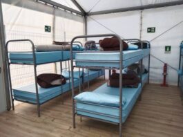 Continúa la llegada de migrantes a las costas de Formentera Carpa acogida migrantes