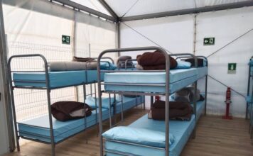Interceptados 29 migrantes en Formentera Carpa acogida migrantes
