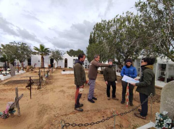 Inicio de las segundas excavaciones del V Plan de Fosas en el cementerio de Sant Francesc V Plan de Fosas