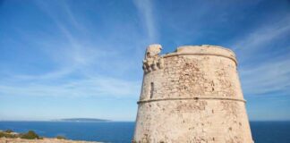 Formentera se suma a la Encendida mediterránea de torres y atalayas en defensa de los derechos humanos Torre de sa Gavina