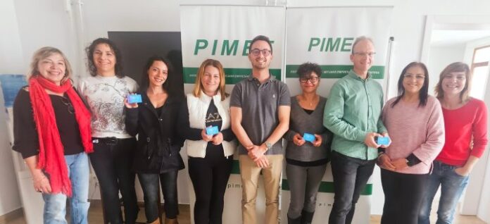 Ganadores y empresarios en la sede de PIMEF