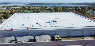 Inicio de las obras de renovación de la cubierta del Polideportivo Antoni Blanc