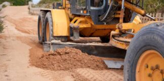 El Consell intensifica los trabajos de mantenimiento y reparación de caminos antes de la temporada turística Arreglo caminos