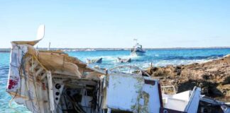 Finaliza la retirada de los restos de la embarcación Helisara destruida por un temporal embarcación Helisara