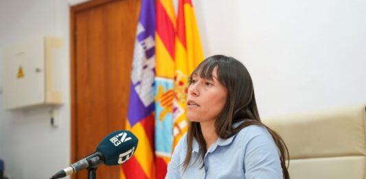 Sa Unió acusa a la anterior legislatura de la actual situación de los servicios de temporada en las playas Verónica Castelló