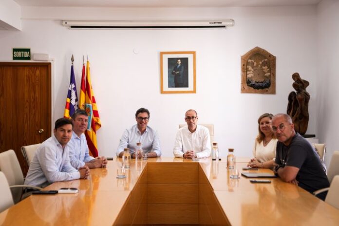Momento de la reunión celebrada hoy en la sede del Consell de Formentera