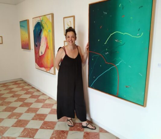 «Todo incluido», la original y entretenida propuesta pictórica de Elena Montesinos Expo Elena Montesinos 2026
