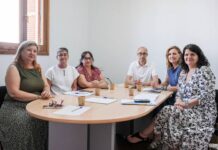 La adjunta del Defensor del Pueblo conoce de primera mano la situación de los menores migrantes en Formentera Visita adjunta Defensor del Pueblo