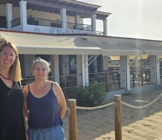 La senadora exige al Consell y al Govern una mejor planificación para que no se repita el caos con las concesiones de playas