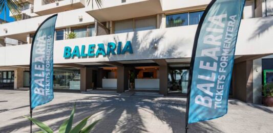 Baleària y Coordinadora Trabajadores de los Puertos alcanzan un acuerdo para mejorar las condiciones del personal de tierra de Ibiza y Formentera