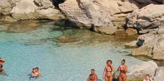 Trasladado al hospital de Formentera un hombre después de precipitarse unos cuatro metros en Caló des Mort