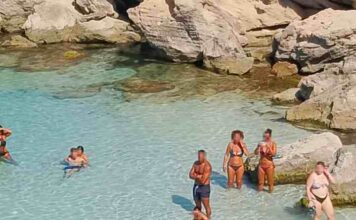 Trasladado al hospital de Formentera un hombre después de precipitarse unos cuatro metros en Caló des Mort