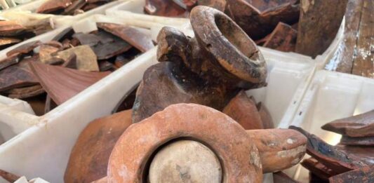 El MAEF acoge más de una veintena de ánforas romanas recuperadas por un barco oceanográfico en un lance en el sur de Formentera Hallazgo ánforas romanas