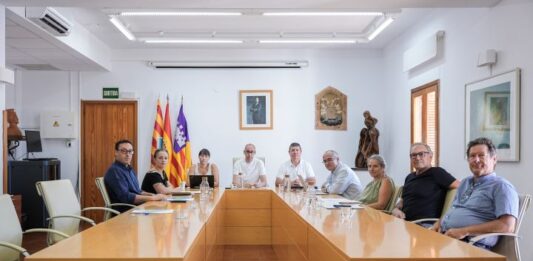 El Consell Insular defenderá ante el Estado una normativa de Costas que proteja el litoral sin generar inseguridad jurídica