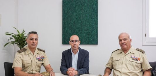Visita institucional de representantes de las Fuerzas Armadas y la Guardia Civil a Formentera